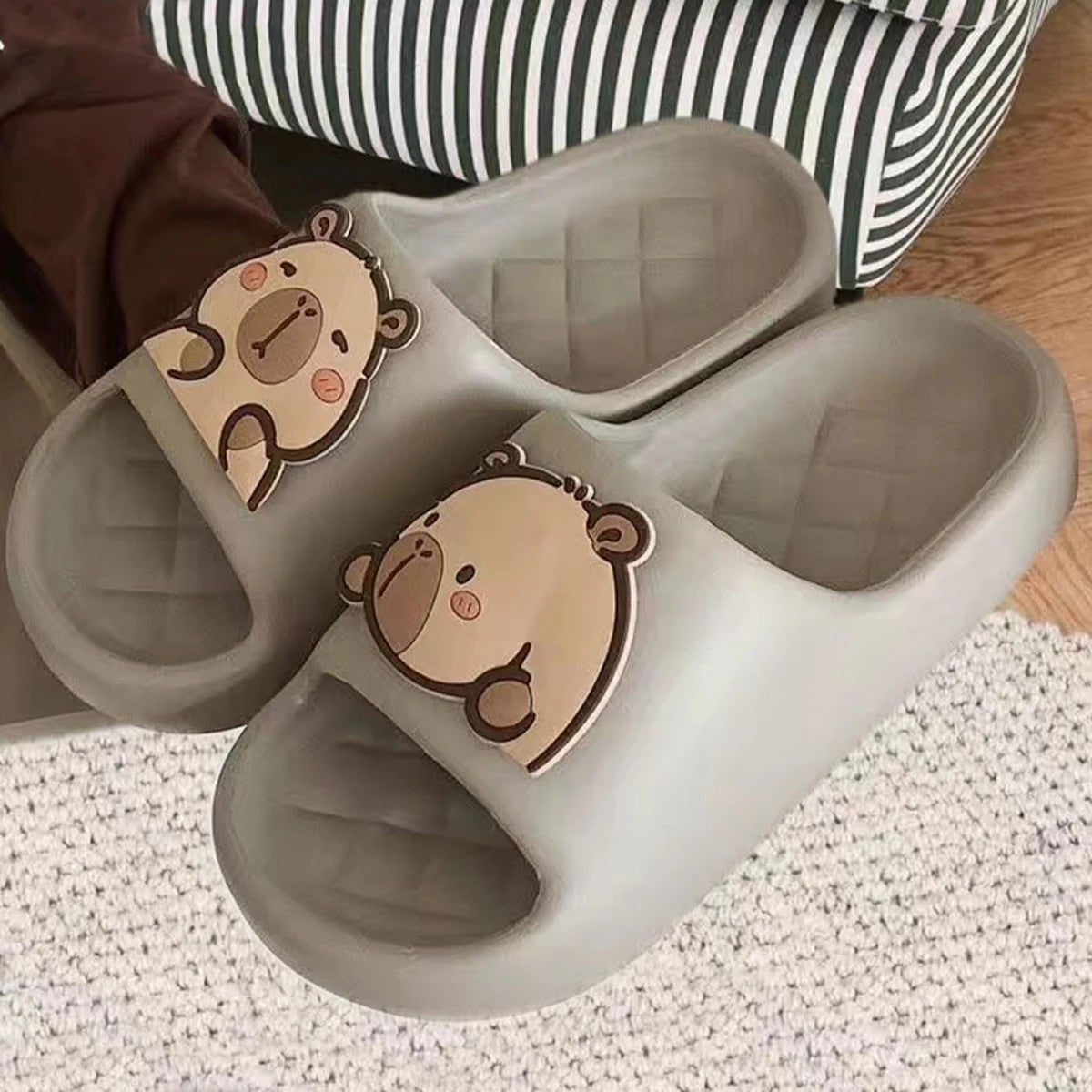 LANZZI Slippers - Schattig Capybara-ontwerp